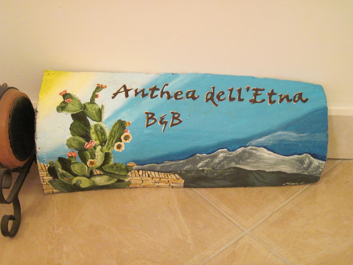 Anthea Dell' Etna Bed and Breakfast Santa Venerina Exteriör bild