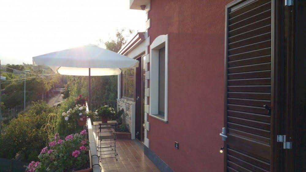 Anthea Dell' Etna Bed and Breakfast Santa Venerina Exteriör bild