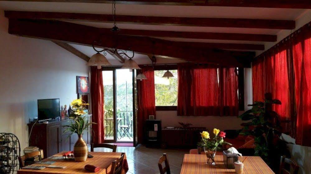 Anthea Dell' Etna Bed and Breakfast Santa Venerina Exteriör bild